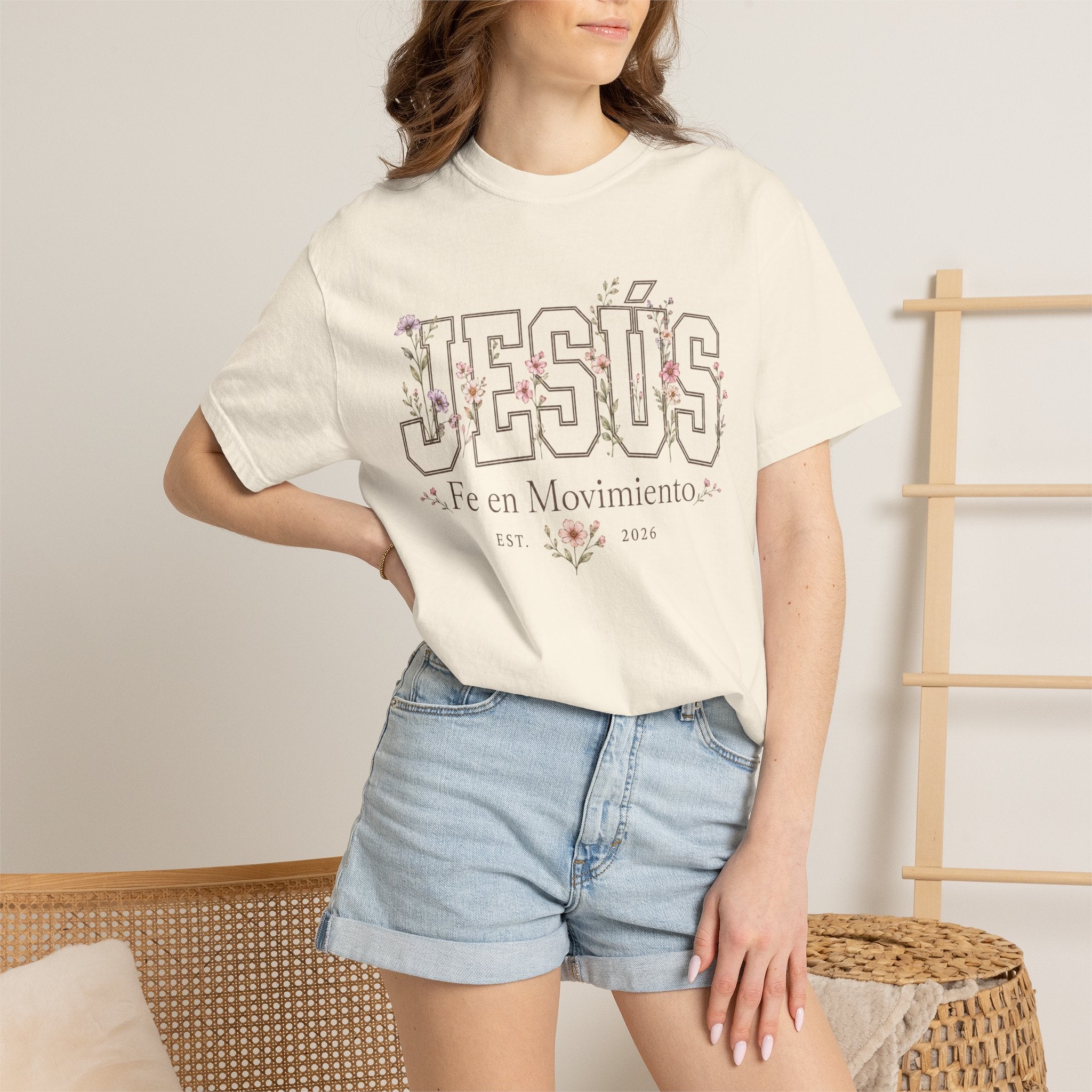 Floral Jesus Christian T-Shirt | Fe en Movimiento Faith-Based Tee