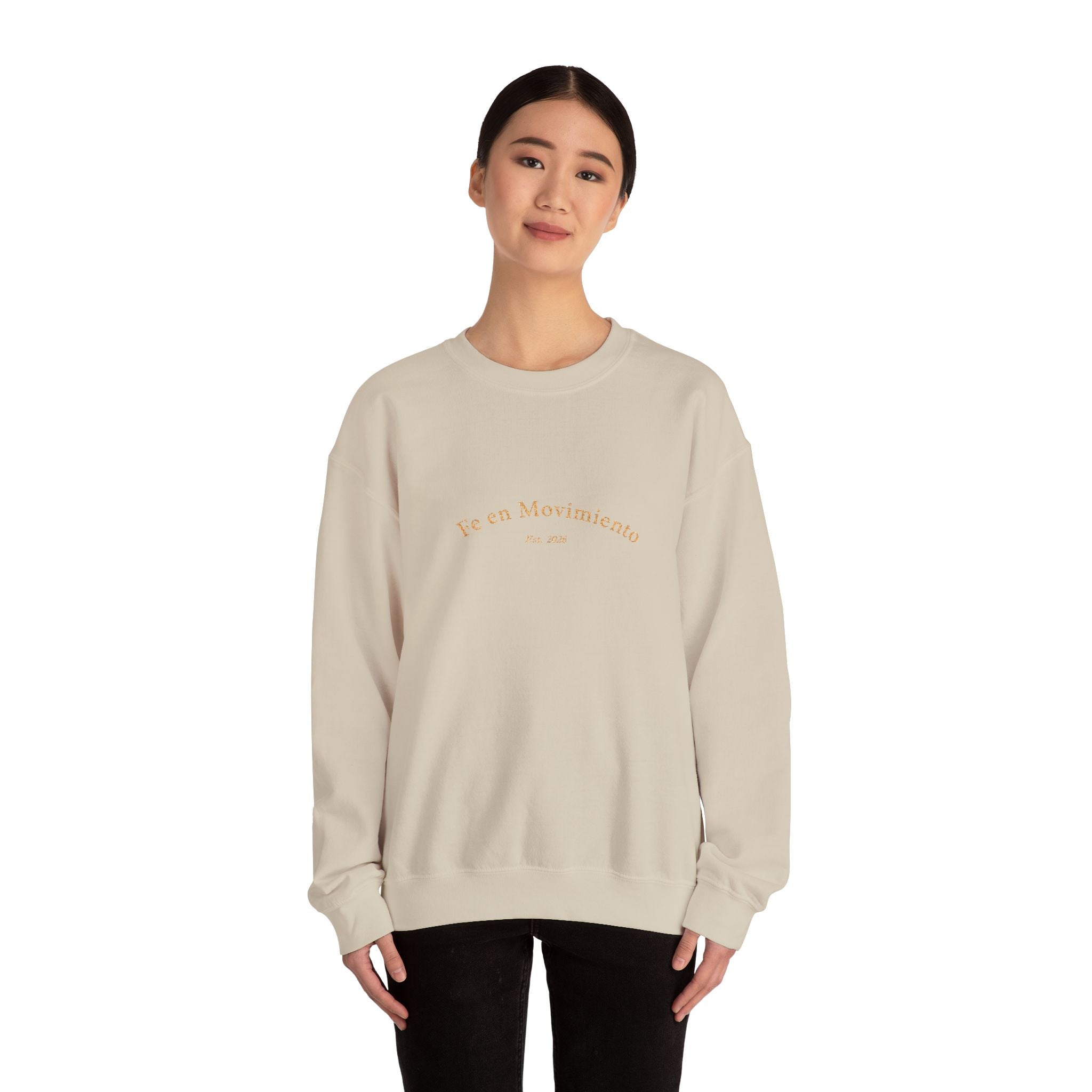 Fe en Movimiento Minimal Embroidered Crewneck Sweatshirt
